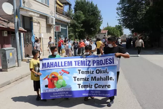 Edirne'de bir mahallenin sakinleri davul zurna eşliğinde temizlik yaptı