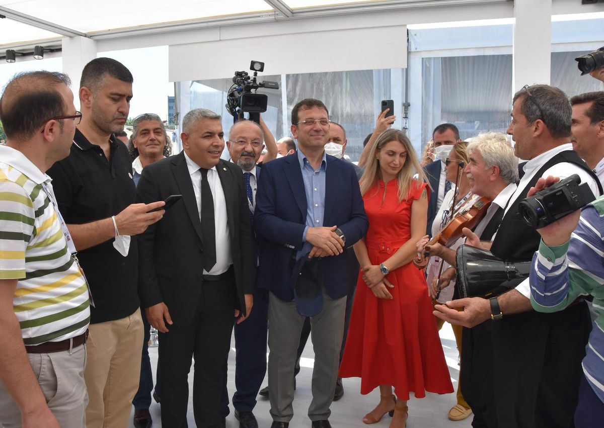 Ekrem İmamoğlu, Malatya standını ziyaret etti