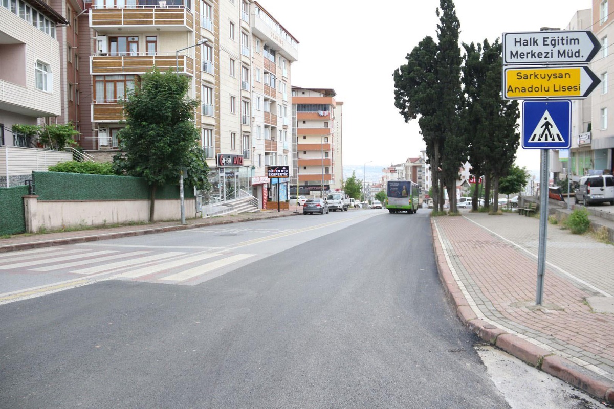 Gebze Mehmet Akif Ersoy Caddesi\'nde yol konforu arttırıldı