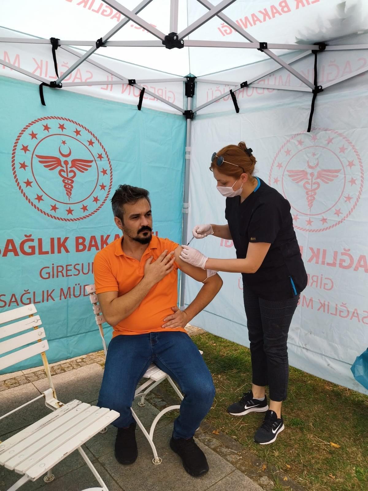 Giresun\'da kentin belirli noktalarına aşı çadırları kuruldu