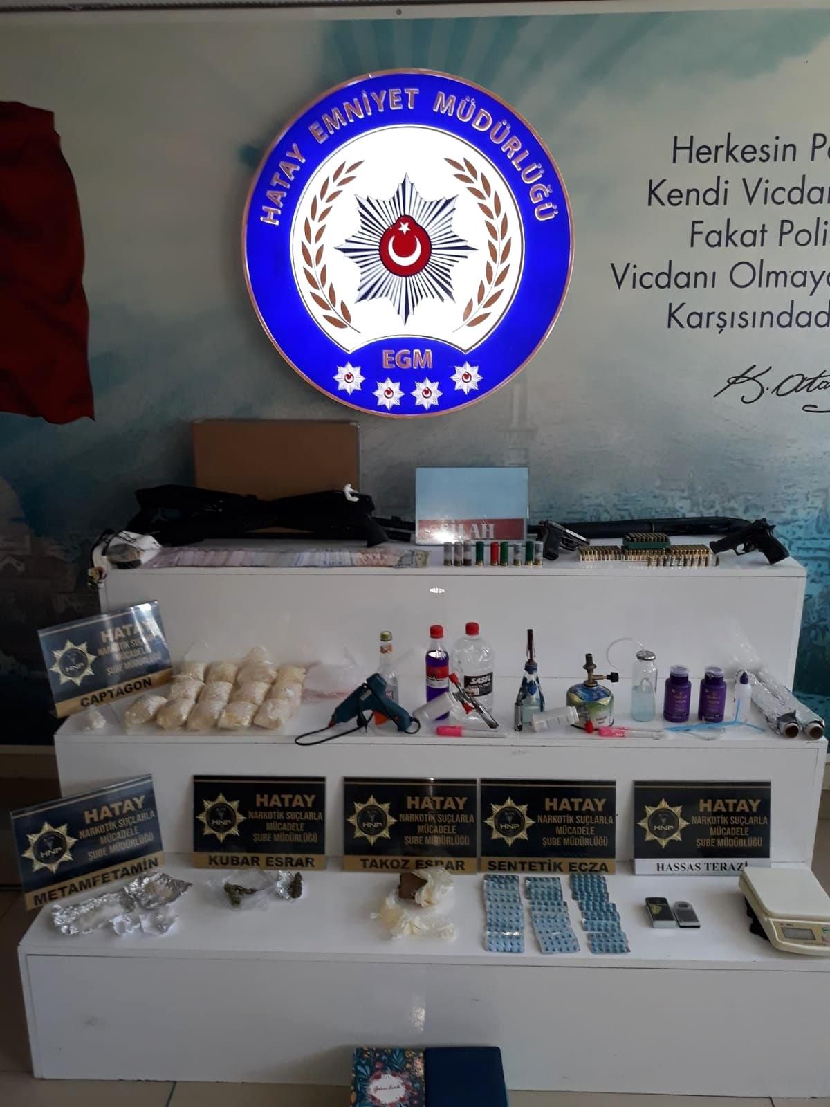 Hatay\'da 12 bin 182 adet uyuşturucu hap ele geçirildi