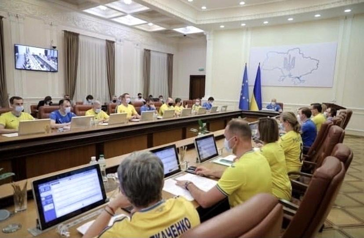 İlk kez çeyrek finale çıkan Ukrayna Milli Takımına, kabineden "formalı" destek