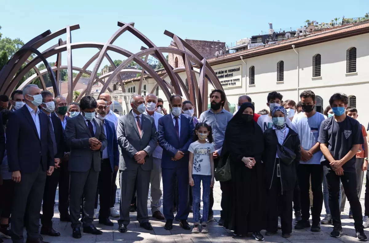 İslam bilim tarihi araştırmacısı Prof. Dr. Fuat Sezgin kabri başında anıldı