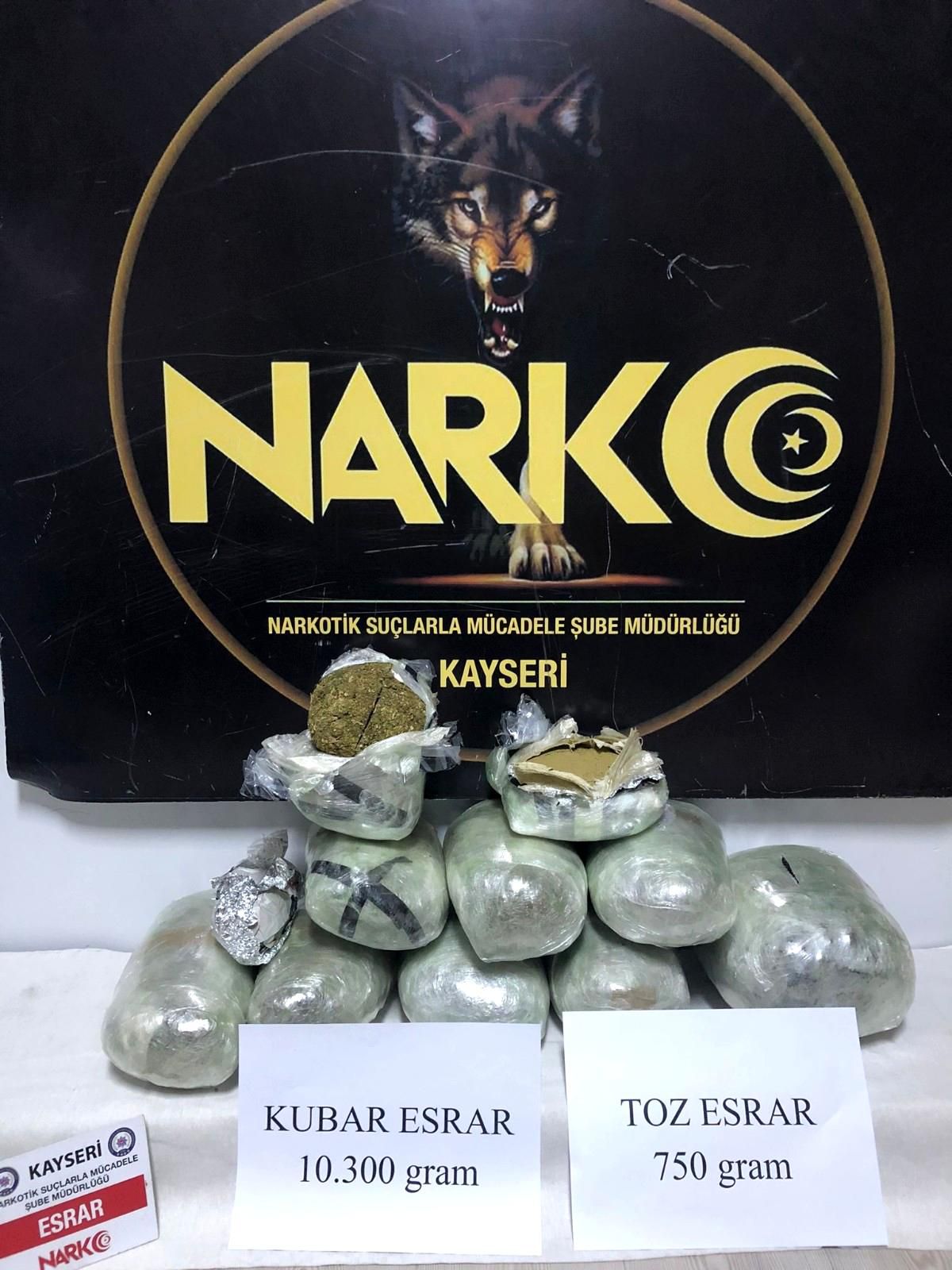 Kayseri\'de kargo aracında 11 kilogram esrar ele geçirildi