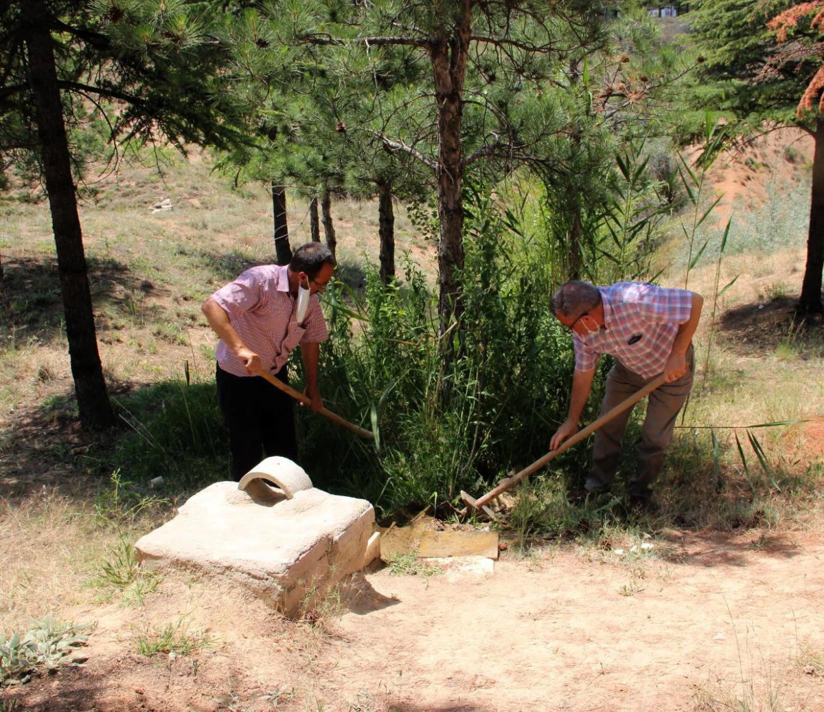 Kırşehir\'de yaban hayvanlarının su ihtiyacı için dağlardaki atıl çeşmeler onarıldı