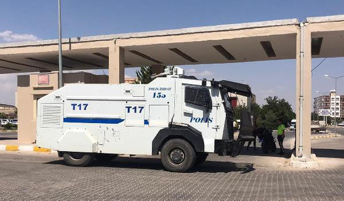 Şanlıurfa\'da ailelerin taşlı- sopalı ve bıçaklı kavgası: 13 yaralı
