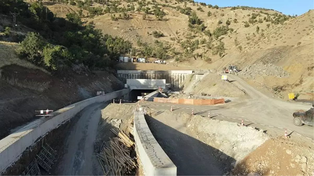 Şırnak ve Van birbirine bağlanıyor! Sarp dağlar 12 tünelle aşılacak
