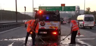 TEM Otoyolu'nda sebze yüklü kamyon devrildi: 3 yaralı