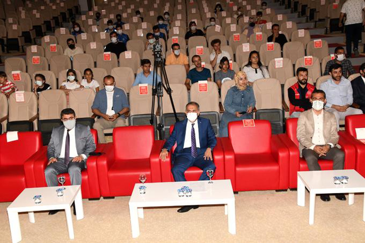 Türkiye Münazara Ligi Güneydoğu Bölge Finali Adıyaman\'da yapıldı