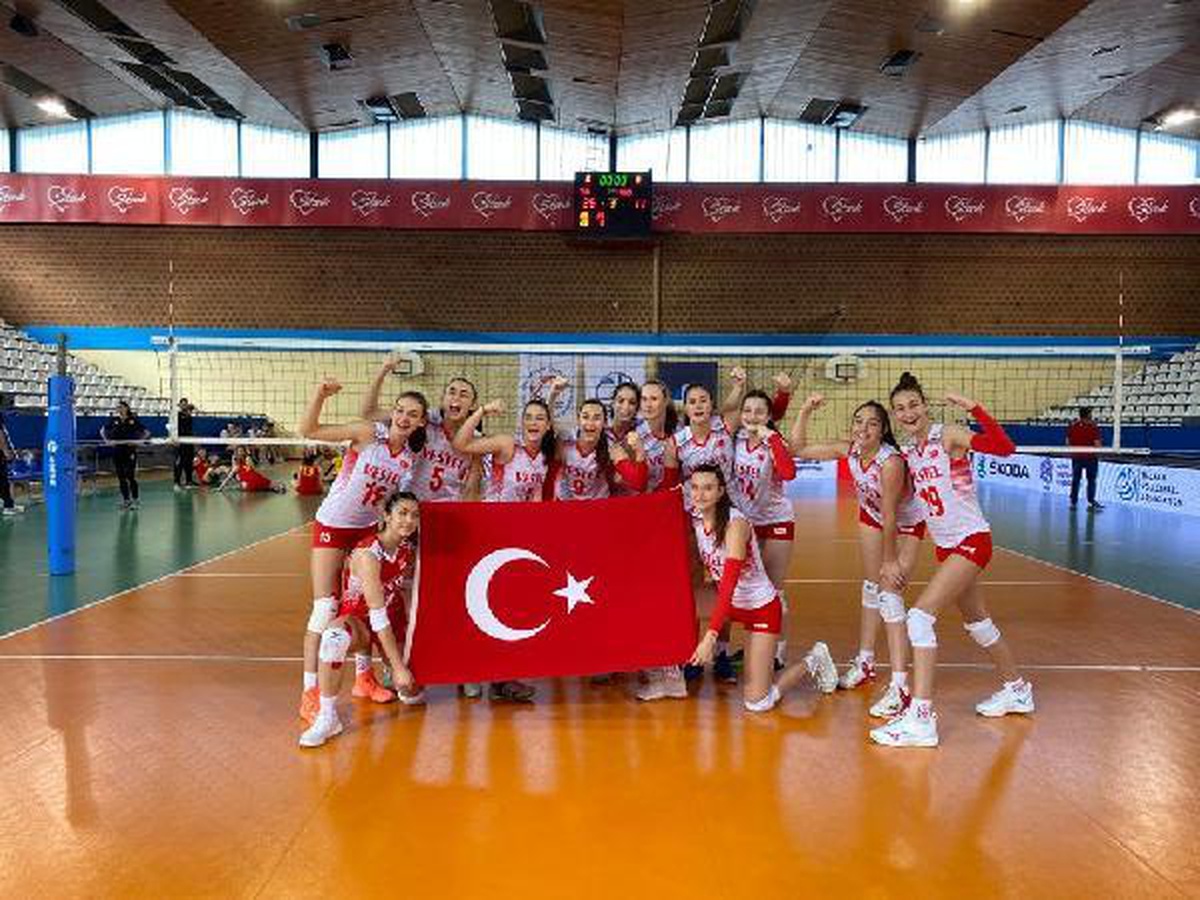 Türkiye U16 Kız Voleybol Milli Takımı, Balkan Şampiyonası\'nda 2\'de 2 yaptı