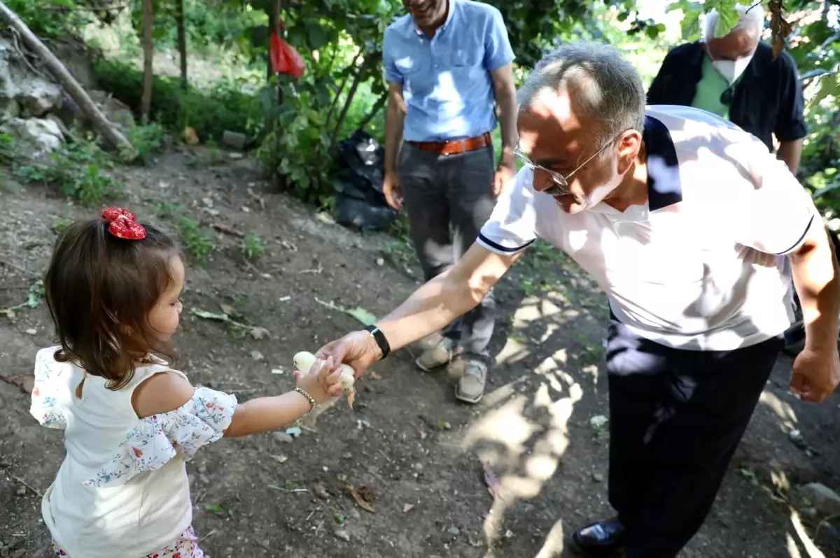 Başkandan Minik Elif\'e ilginç doğum günü sürprizi