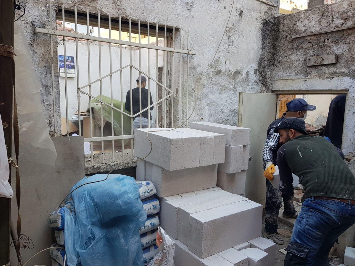 Bornova\'da ihtiyaç sahiplerine uluslararası destek