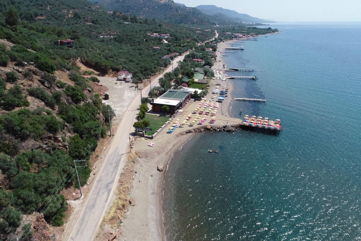 Son Dakika | Çanakkale\'de sahildeki plaj tesisine kaçak yapıldığı gerekçesiyle yıkım kararı