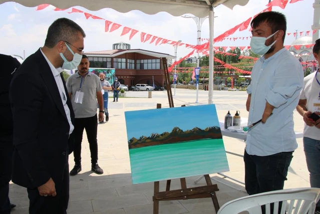 Edremit Belediyesi Ulusal Resim Çalıştayı yla sanatçıları Van'da buluşturdu