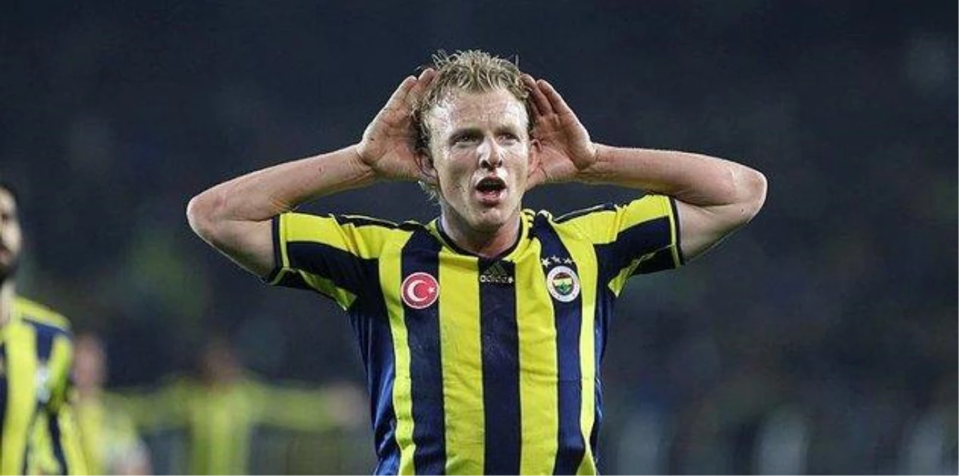 Fenerbahçe\'nin eski futbolcusu Kuyt, geçirdiği göz kapağı ameliyatı sonrası değişen görüntüsüyle dikkat çekti