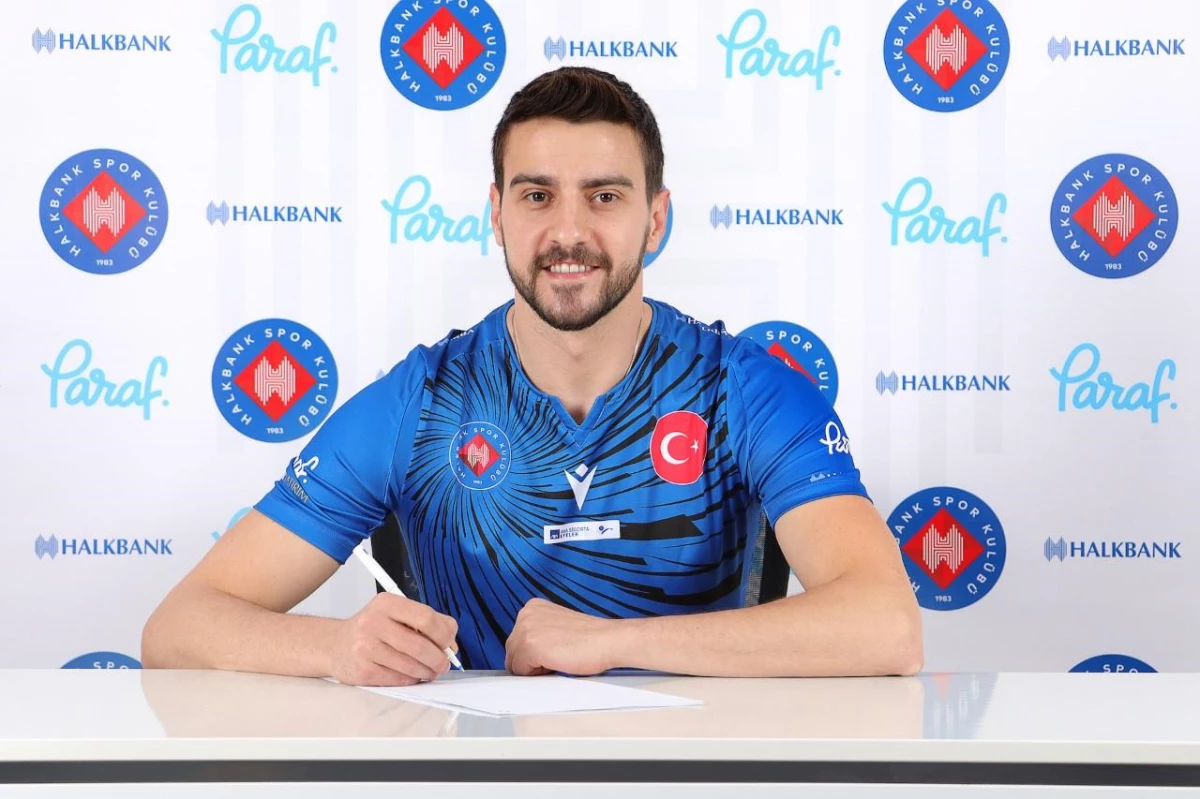 Halkbank Erkek Voleybol Takımı, Caner Ergül ile sözleşme yeniledi