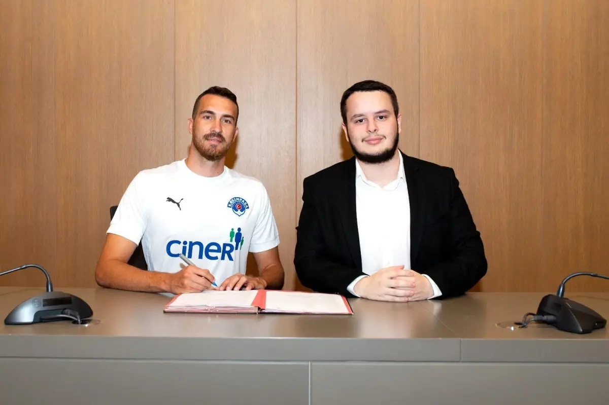 Kasımpaşa Ahmet Engin\'i kadrosuna kattı