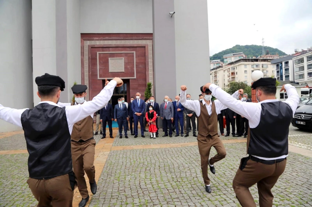 Kültür ve Turizm Bakanı Ersoy Giresun\'da gezi ve incelemelerde bulundu