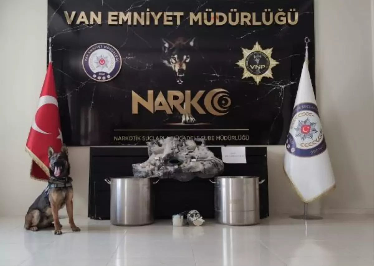 Narkotik köpeği \'Thor\', otomobilin yakıt deposunda 69 kilo metamfetamin buldu