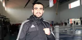 Son dakika haberi! Bakan Kasapoğlu olimpiyat kotası alan milli boksör Necati Ekinci'yi tebrik etti