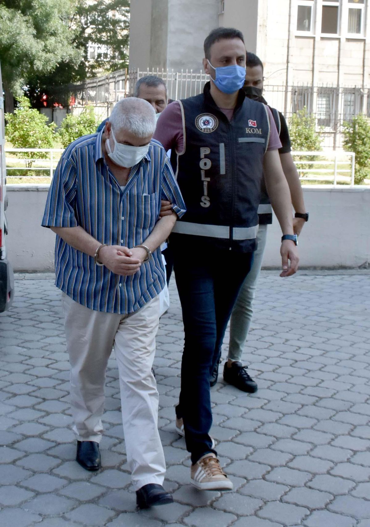 Samsun\'da "tefecilik" operasyonunda yakalanan şüphelilerden 2\'sine ev hapsi