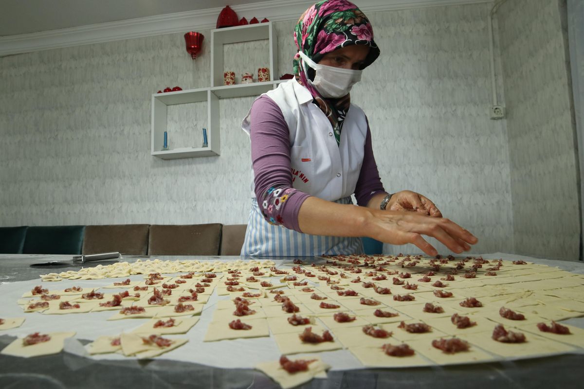 Samsun\'un coğrafi işaret tescilli Yakakent mantısı, damakları şenlendiriyor