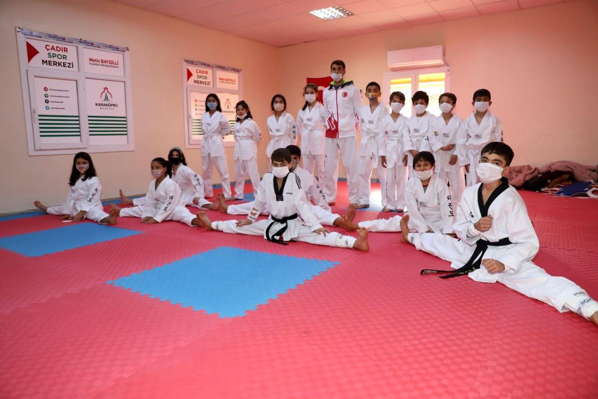 Şanlıurfa\'da çocuklar yaz tatilini spor kurslarında değerlendiriyor