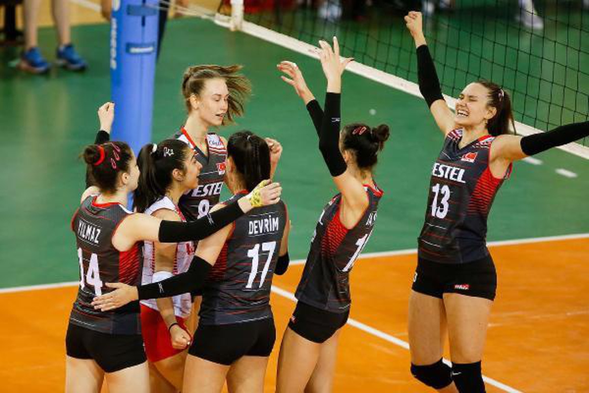 U16 Kız Milli Voleybol Takımı, 3\'te 3 yaptı