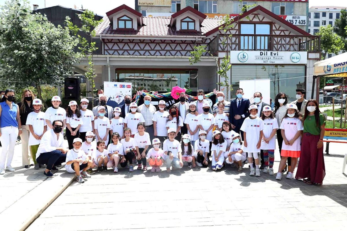 Akran zorbalığına karşı resim çizdiler