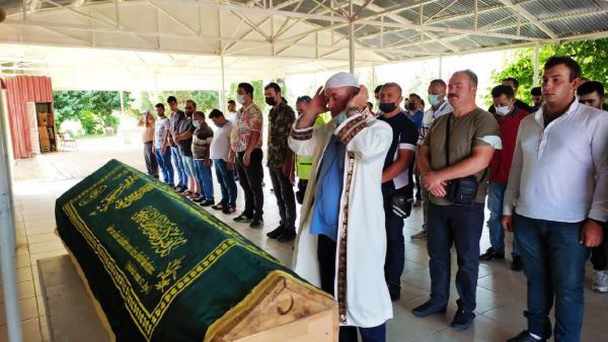 Son dakika haber... Alkollü sürücünün otomobille çarptığı polis yaralandı, motosikletteki 2 kişi öldü (4)