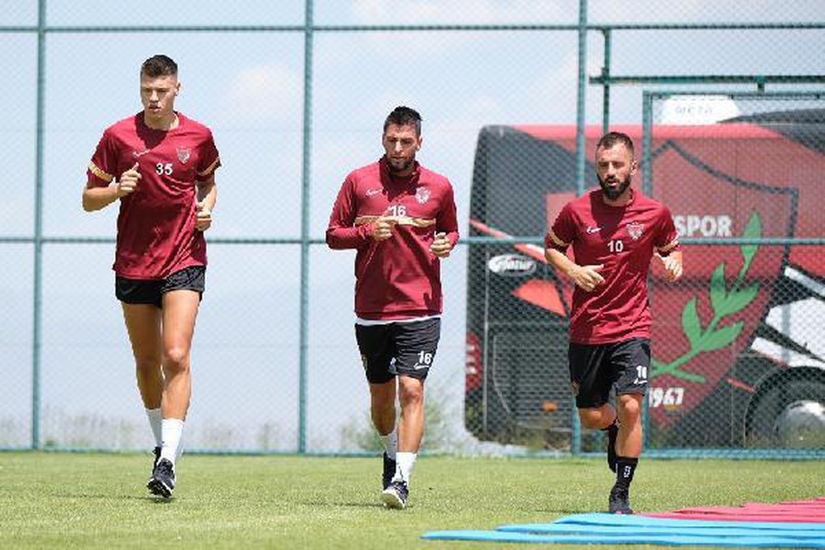 Atakaş Hatayspor topbaşı yaptı