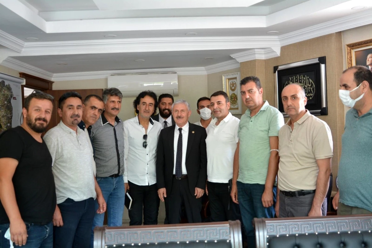 Hakkari\'de AK Parti İl Başkanı Özbek gazetecilerle bir araya geldi