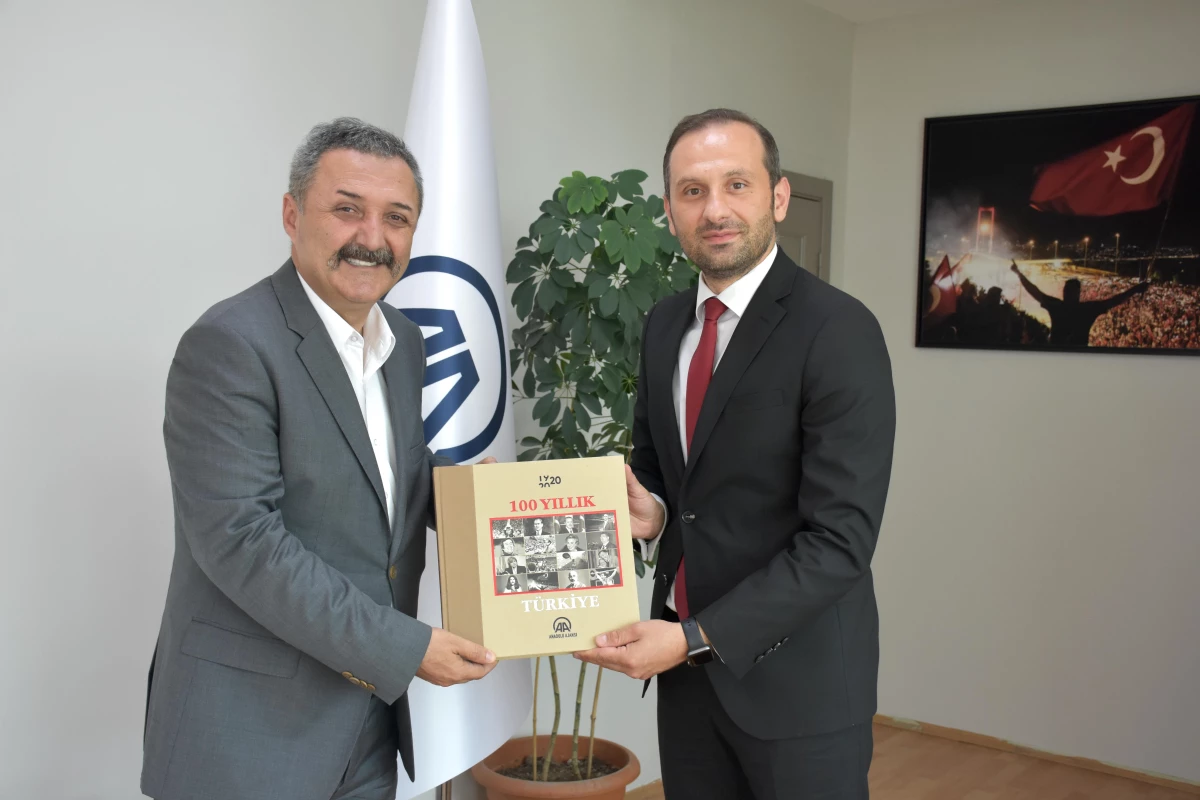 Bursa Emniyet Müdürü Tacettin Aslan, AA Bursa Bölge Müdürlüğünü ziyaret etti