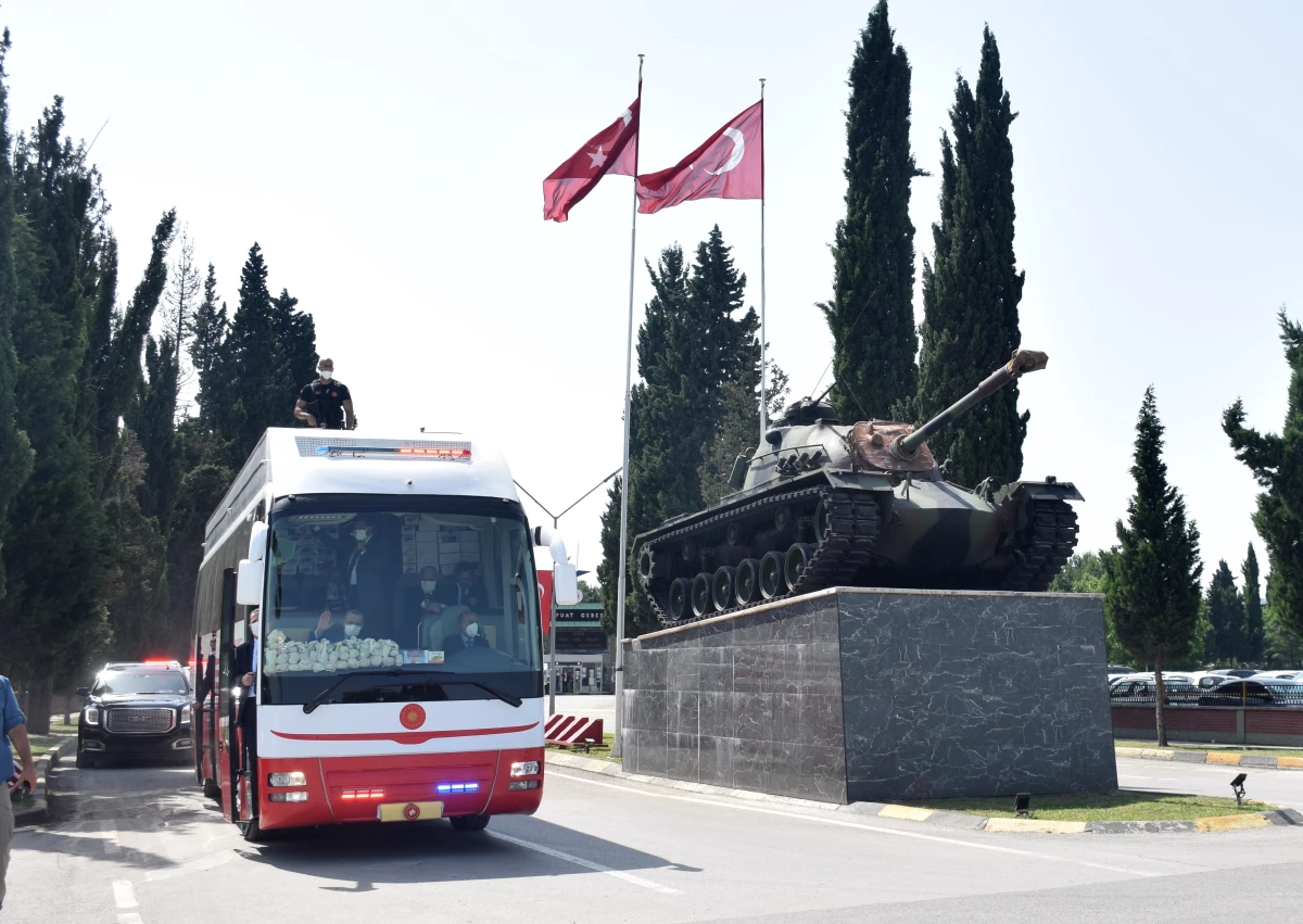 Cumhurbaşkanı Erdoğan, Arifiye\'deki tank paleti fabrikası çalışanlarına hitap etti: (1)