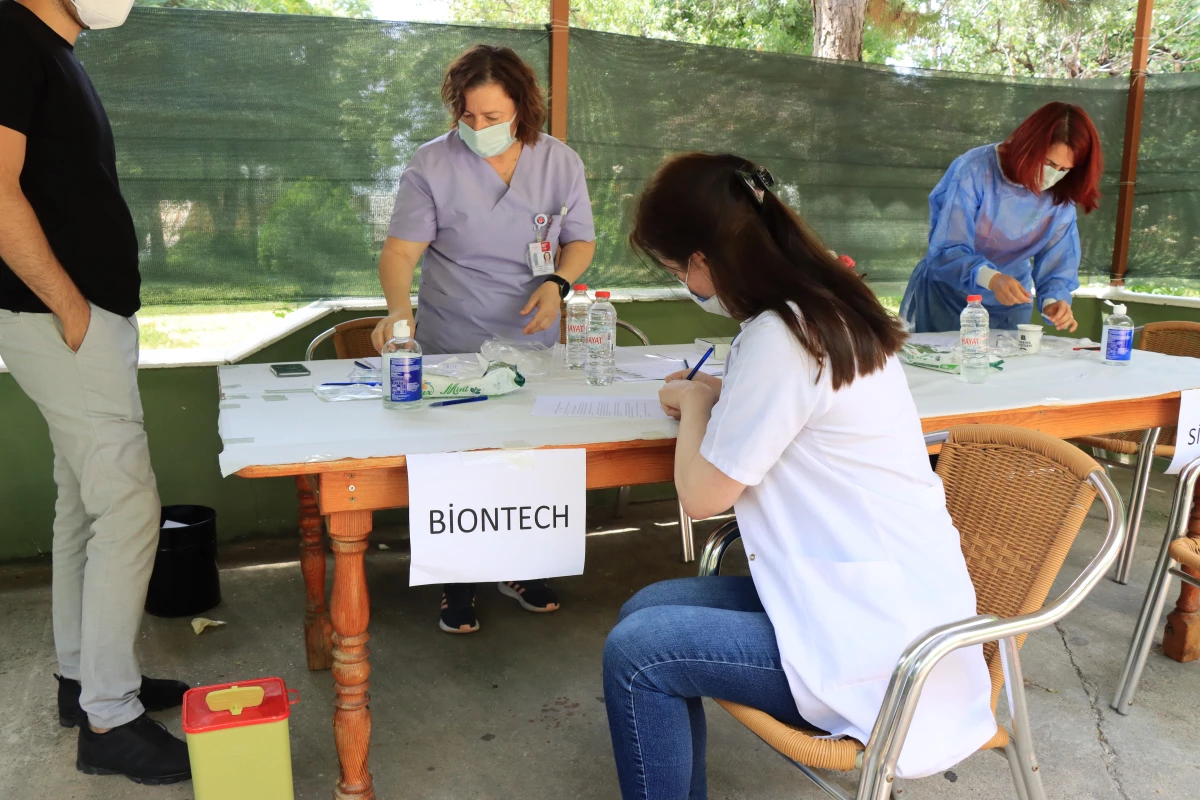 Kapıkule Sınır Kapısı\'nda Kovid-19 aşı uygulama merkezi kuruldu
