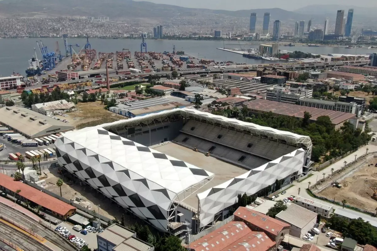 (Özel haber) Türk futbolunda ilk resmi maçın oynandığı stat gün sayıyor