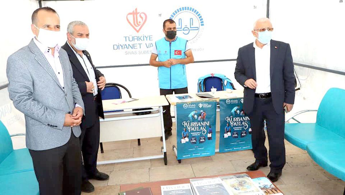 TDV, Sivas\'ta kurban bağış standı açtı
