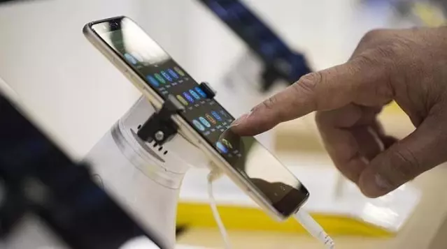 Ticaret Bakanlığı'ndan cep telefonu, mobilya, tablet ve bilgisayarların taksit sayılarına düzenleme Ticaret Bakanlığı'ndan cep telefonu, mobilya, tablet ve bilgisayarların taksit sayılarına düzenleme