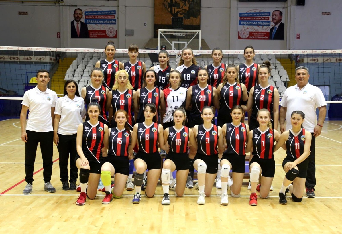 Turgutlu Belediyespor Kadın Voleybol Takımı ilk kez 2. Lig\'de