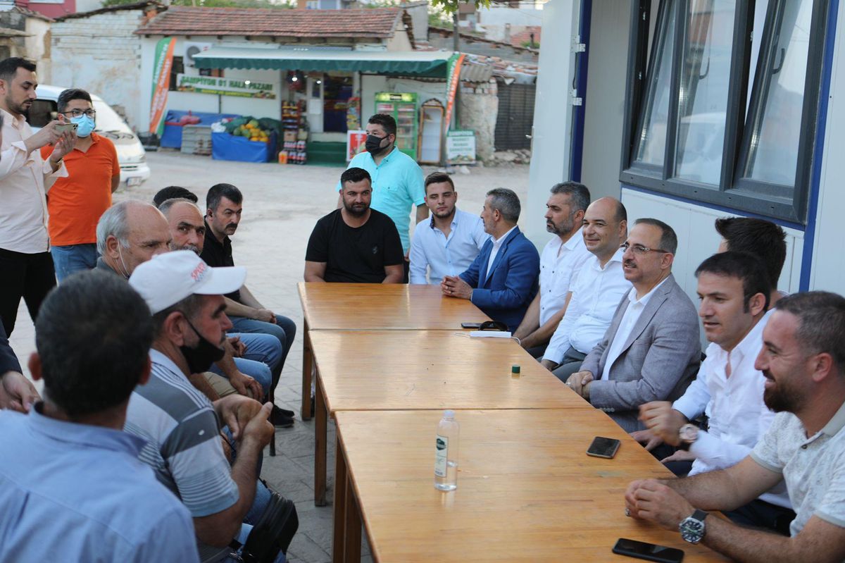 AK Parti İzmir İl Başkanı Kerem Ali Sürekli: "Astarı yüzünden pahalı işlerle İzmir\'i geriletiyorlar"