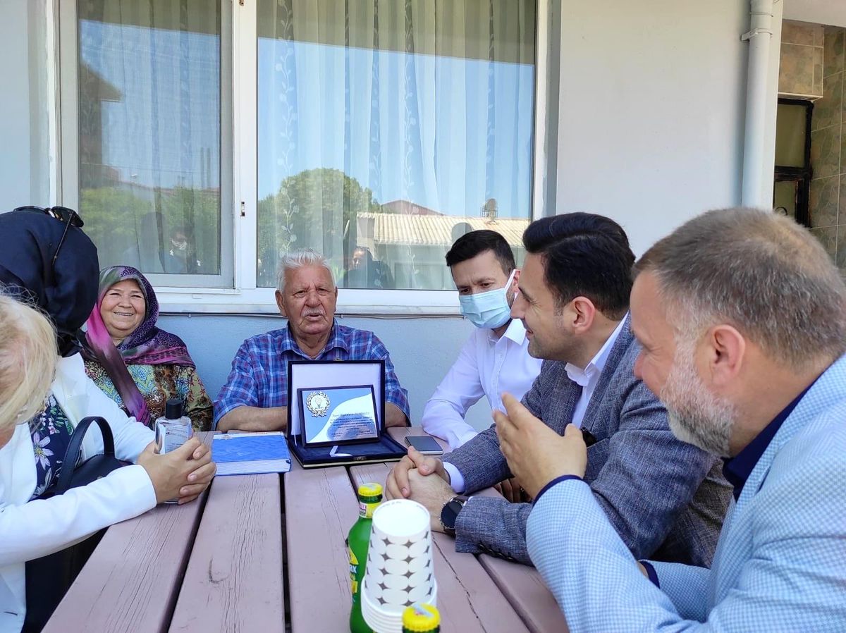 AK Parti\'li Makas\'tan eski başkanlara ziyaret