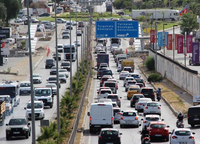 Akın akın gidiyorlar! Vatandaşların akın ettiği tatil beldemizin nüfusu 1 milyona yaklaştı