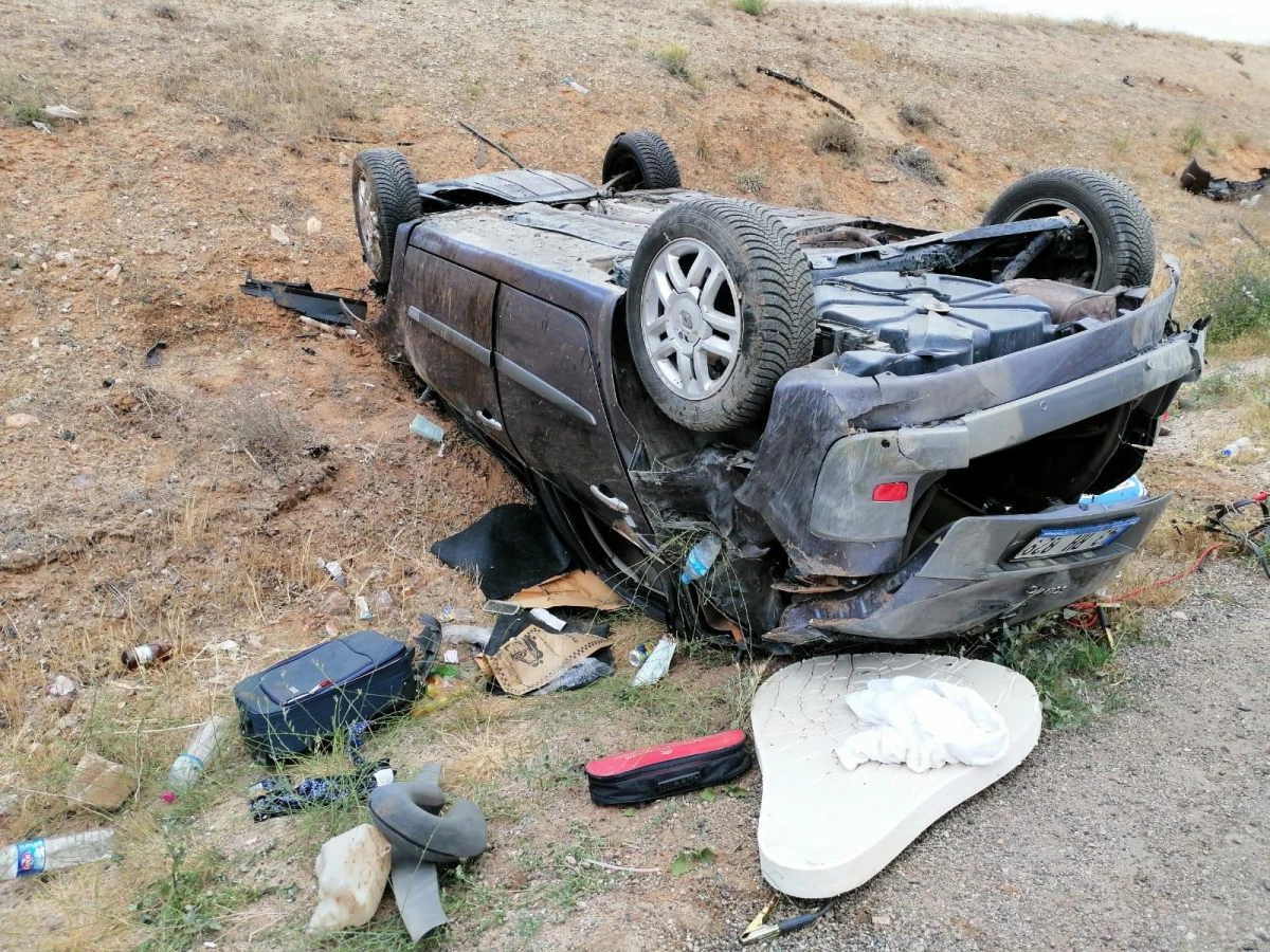Son dakika haber: Aksaray\'da otomobil şarampole devrildi: 1 ölü, 2 yaralı