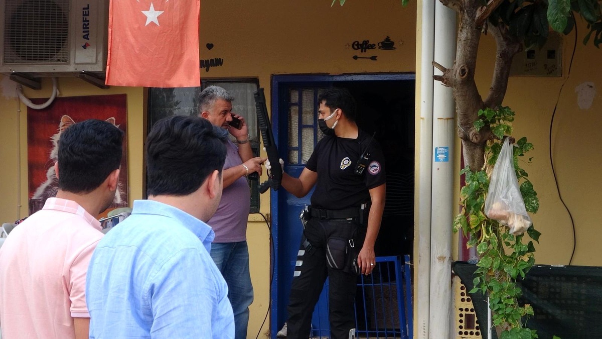 Antalya\'da alacak verecek kavgasında kan aktı: 1 ağır yaralı