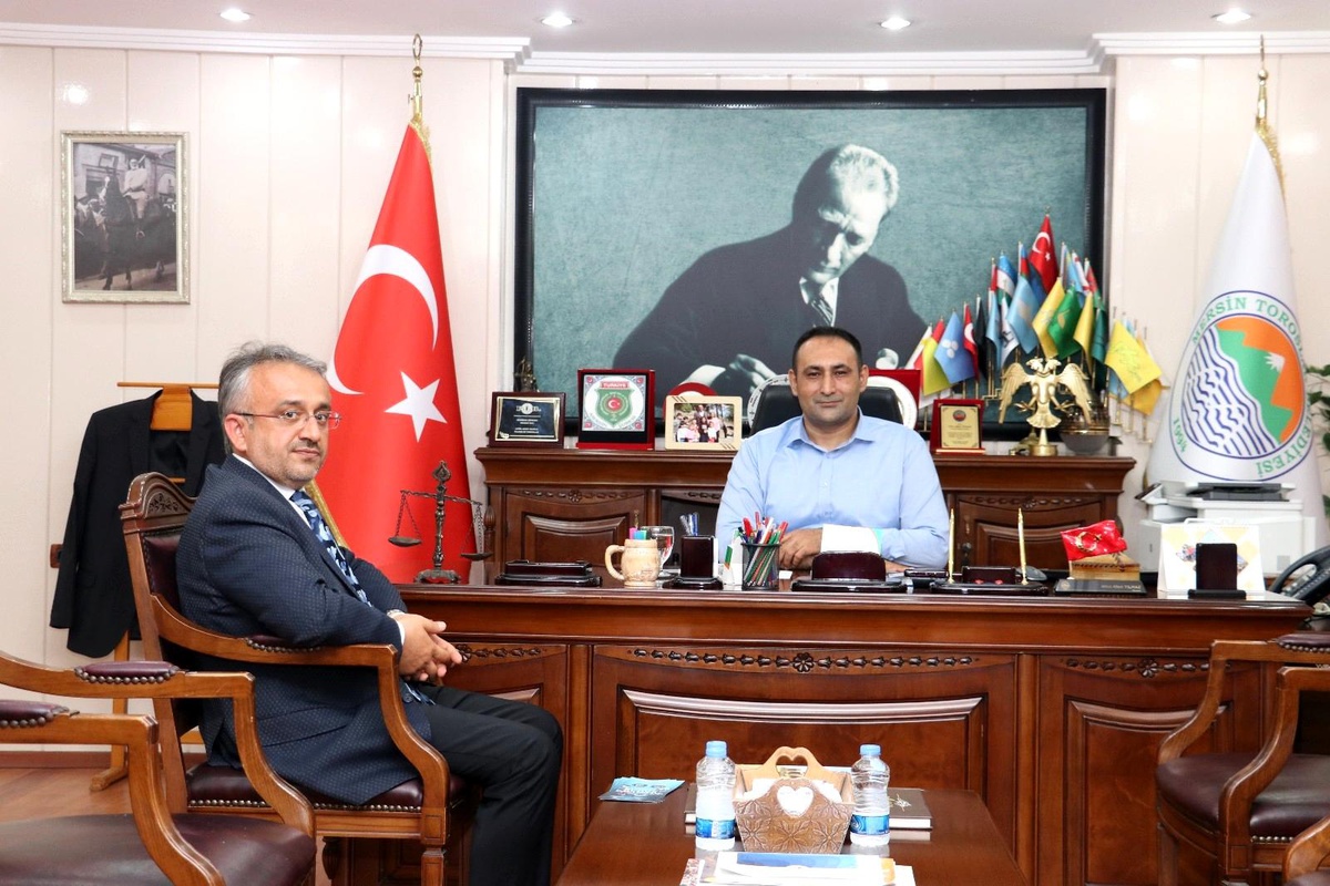 Toroslar Belediye Başkanı Yılmaz\'dan, Türkiye Diyanet Vakfına kurban bağışı