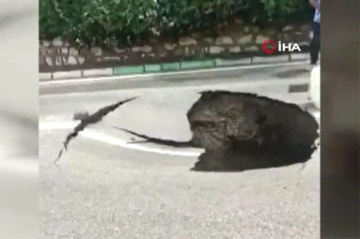 Bursa\'da sağanak yağış sonrası yol çöktü