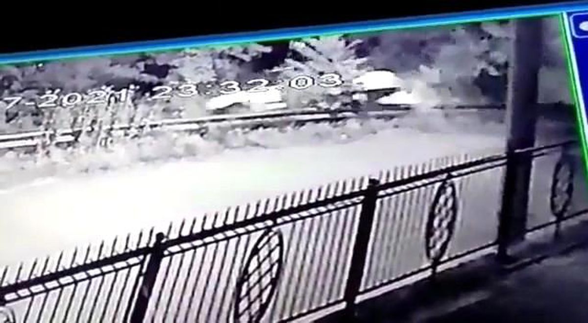 Bursa\'da şarampole böyle uçtu...O sürücü yaşam savaşı veriyor