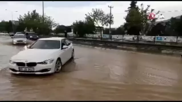 Bursa-İstanbul yolu sular altında kaldı