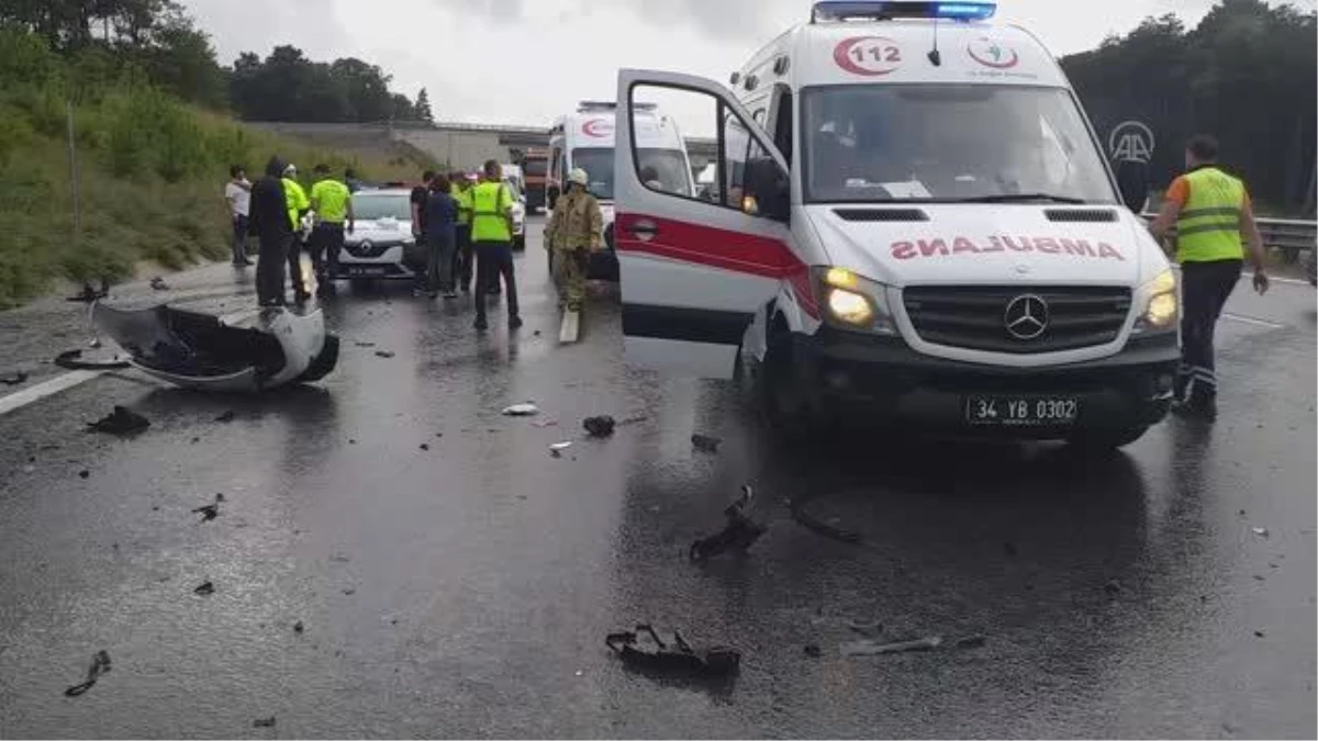 Son dakika haberleri! Çekmeköy\'de zincirleme trafik kazasında 5 kişi yaralandı