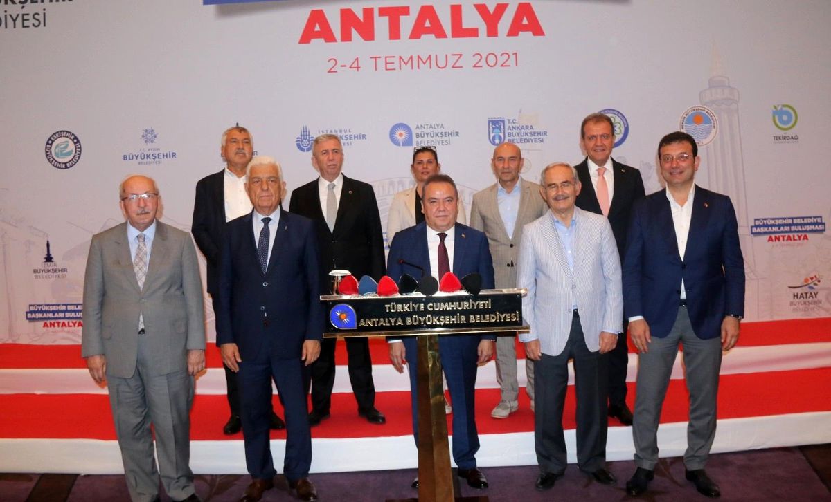 CHP\'li 10 Büyükşehir Belediye Başkanı\'ndan ortak açıklama